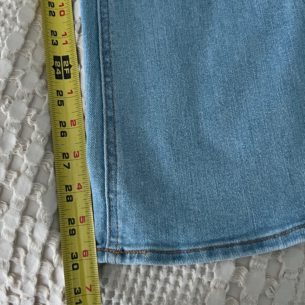 Old Navy High Rise Flare Jeans - Picture 3 of 7